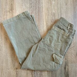 GAP Olive Loose Khaki Cargo Pants Made with 100% Regenerative Cotton